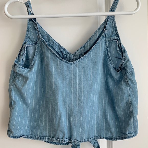 $10 for 2 SLEEVELESS TOP (Size M） - Picture 3 of 6